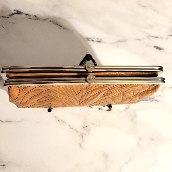 HOBO Int'l Caramel with Patterned Contrast Stitching Leather 'Lauren' Wallet - Picture 2 of 12